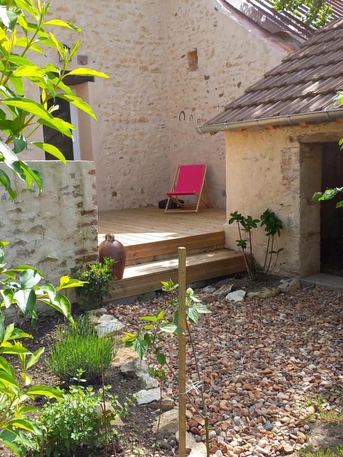 Gite Entre Vignes Et Loire Thauvenay Bagian luar foto