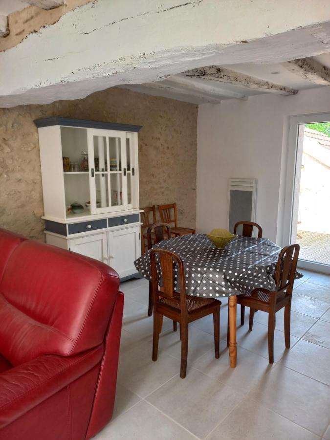 Gite Entre Vignes Et Loire Thauvenay Bagian luar foto